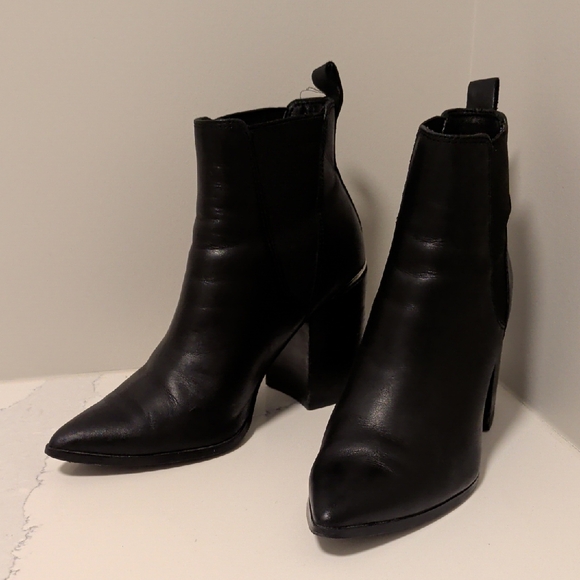 Steve Madden Shoes - Steve Madden Black Ankle Booties